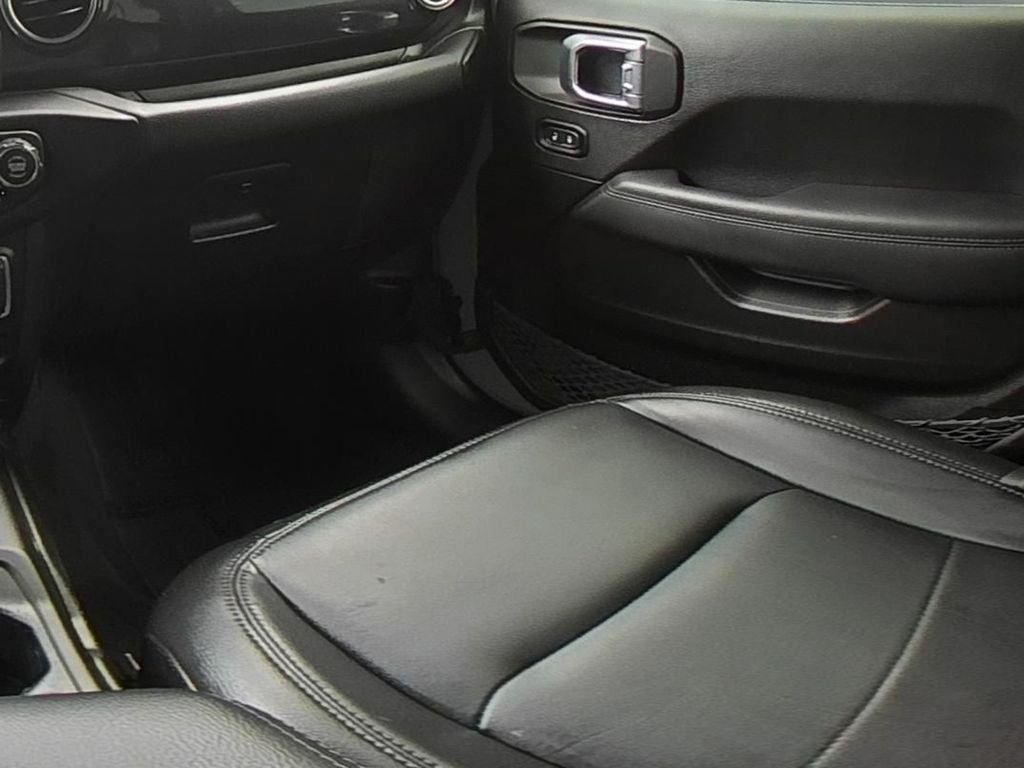 Used 2023 Gray Jeep Altitude image 22