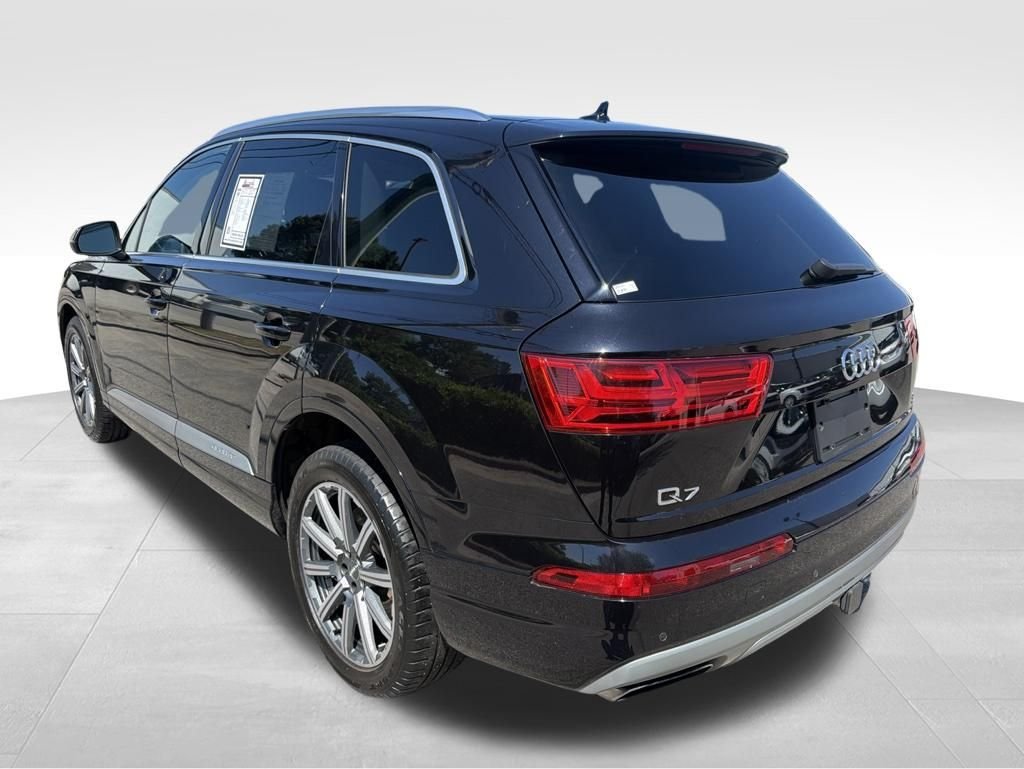 Used 2018  Audi 3.0T Prestige image 2