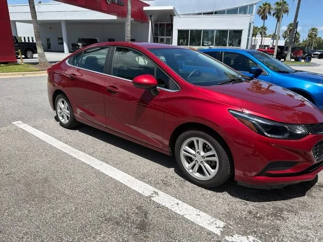 Used 2018 Red Chevrolet LT image 4