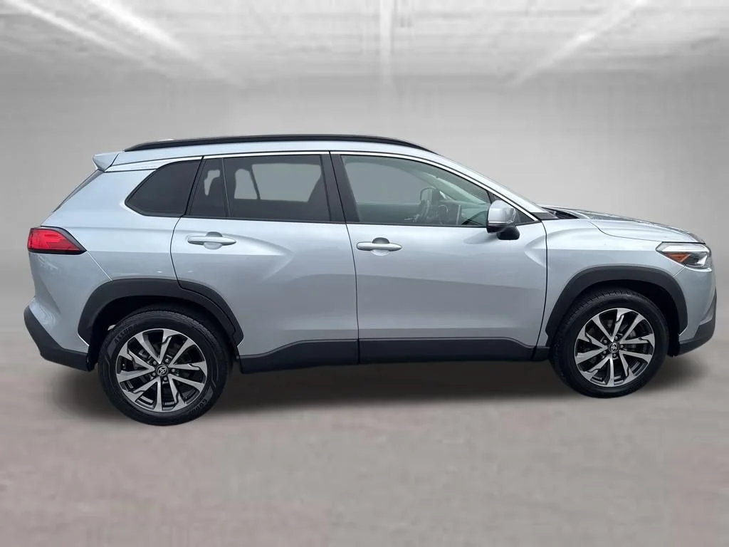 Used 2023 Silver Toyota XLE image 6