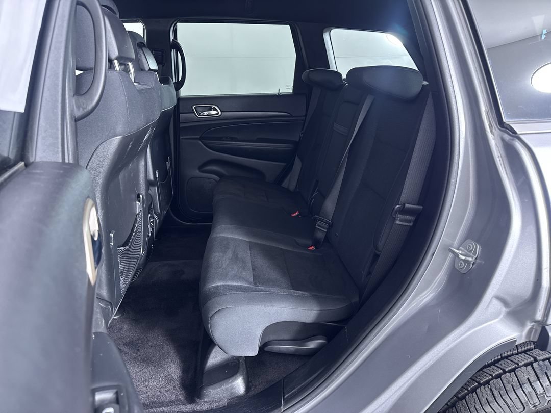 Used 2016 Billet Silver Clearcoat Metallic Jeep Laredo image 21