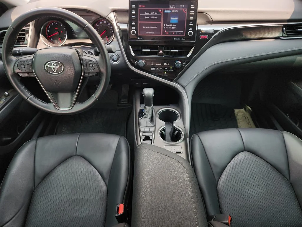 Used 2022 Wind Chill Pearl Toyota XSE image 28