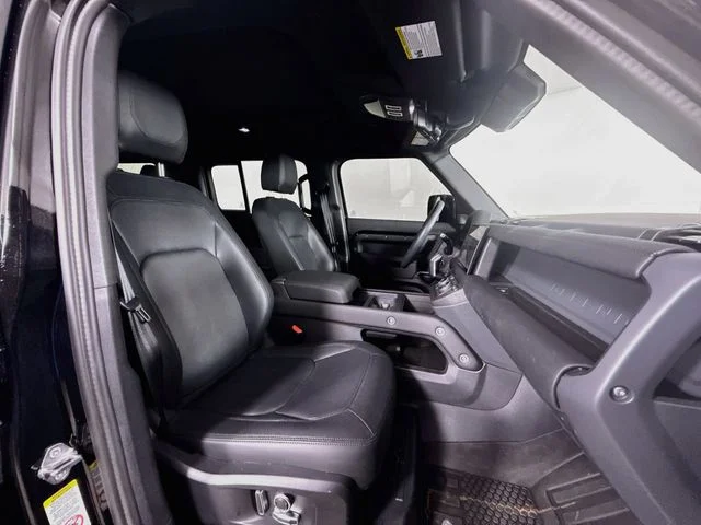 Certified Used 2024 Black Land Rover X-Dynamic SE image 30