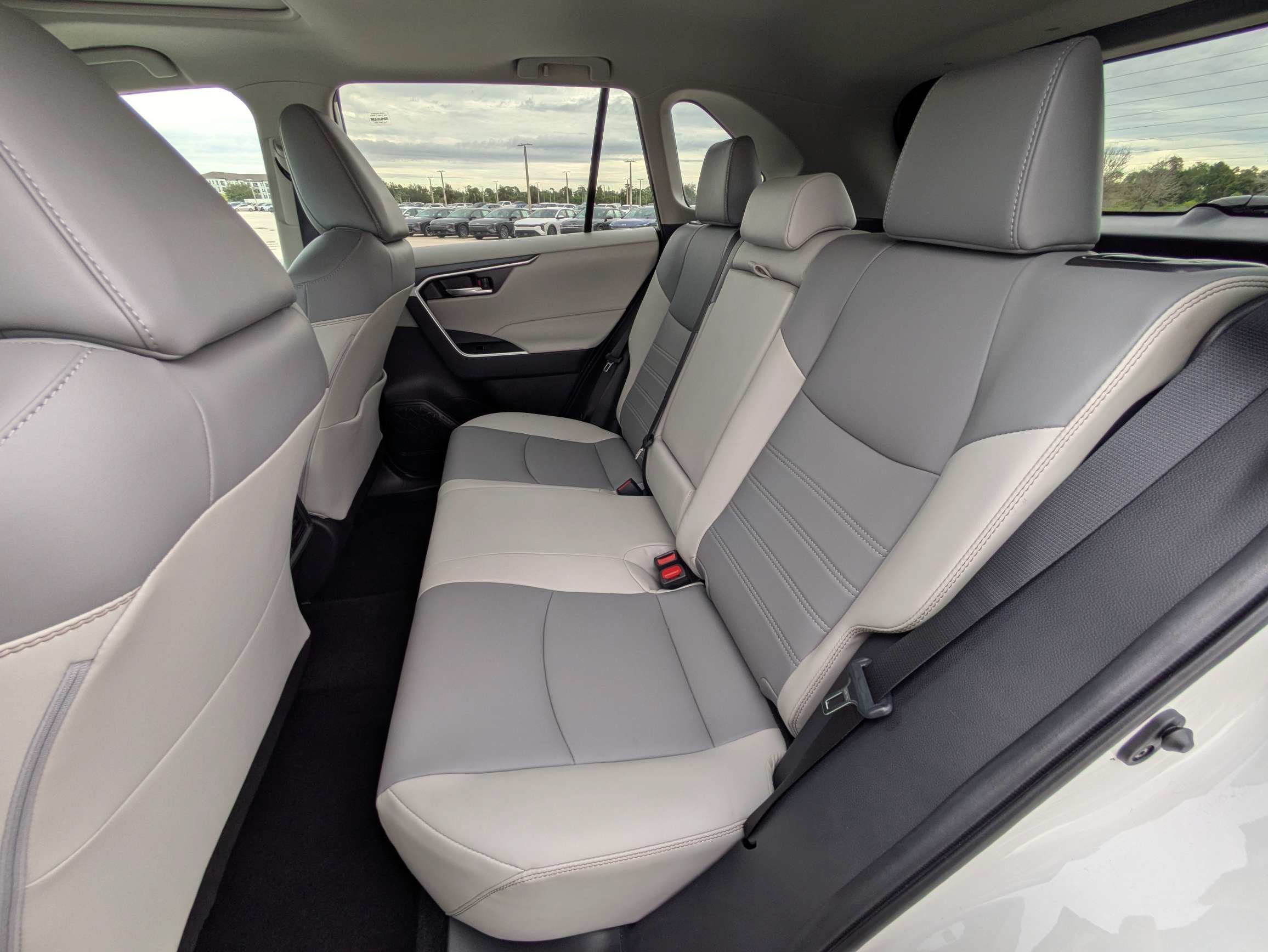 Used 2024 Pearl Toyota XLE Premium image 14