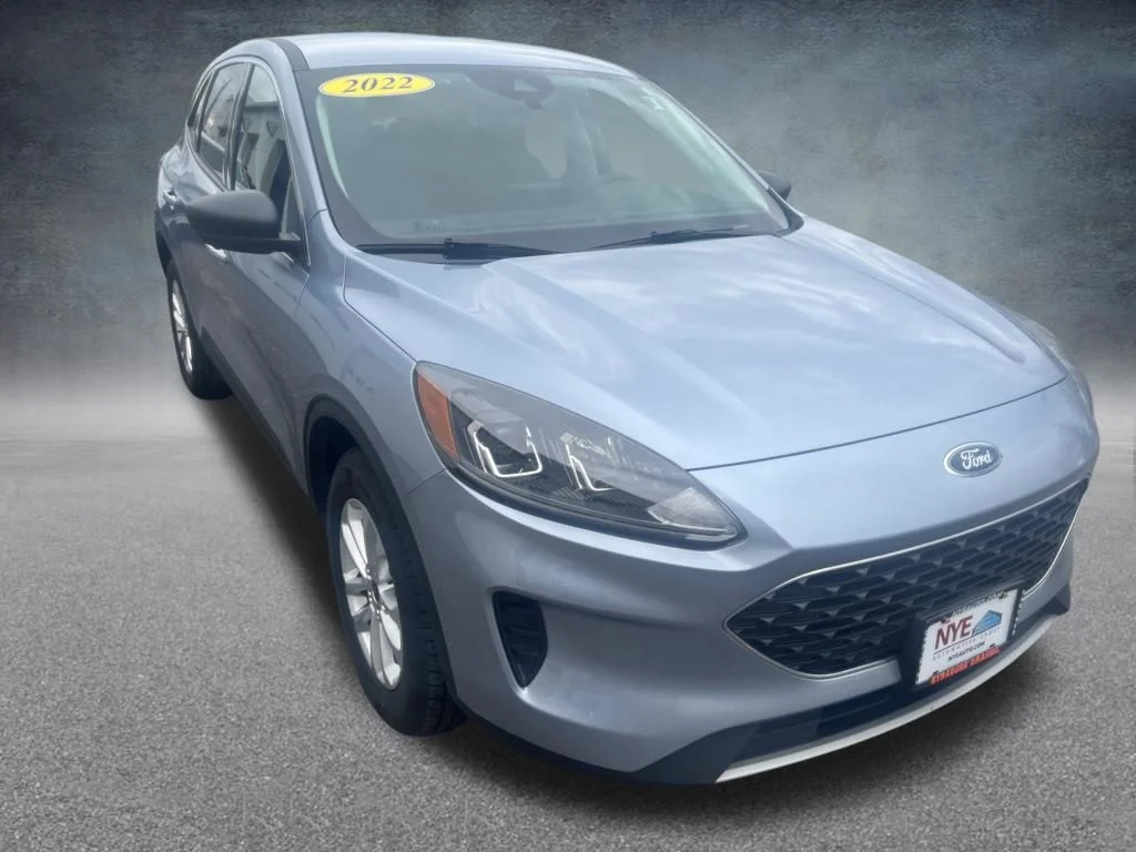 Used 2022 Blue Ford SE image 3