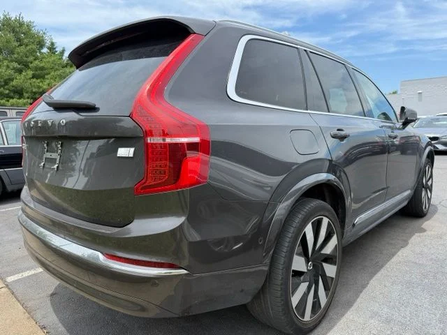 Used 2023 Platinum Grey Volvo Plus image 4