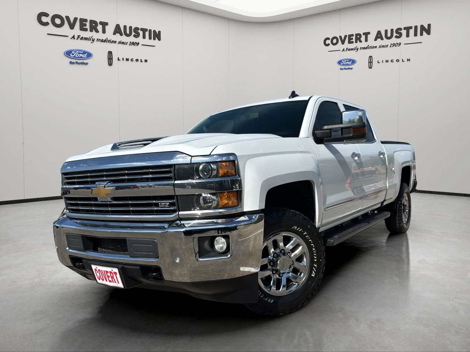 Used 2019 White Chevrolet LTZ image 1