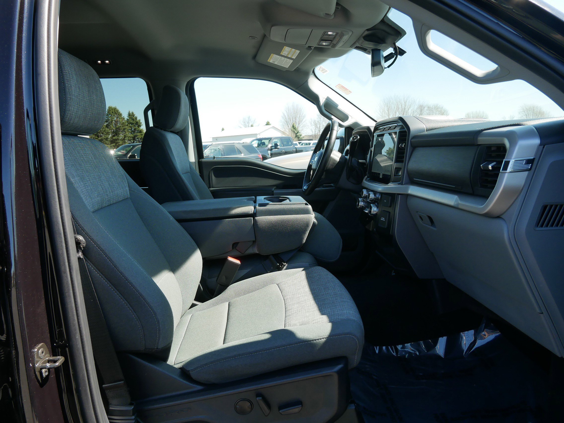 Used 2023 Black Ford XLT image 14