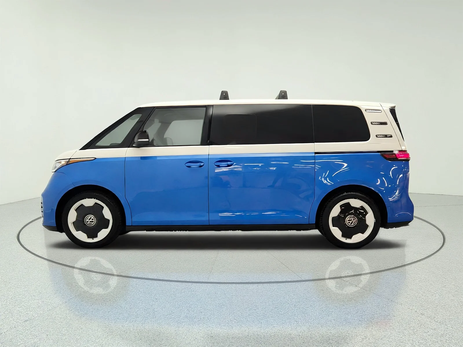Used 2025 Cabana Blue Volkswagen 1st Edition 4MOTION w/Two-Tone image 8