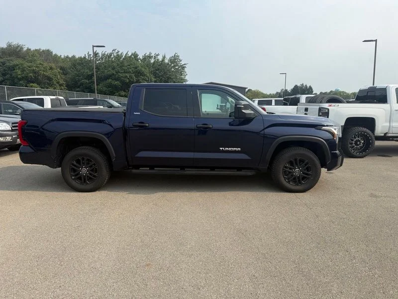 Used 2022  Toyota SR5 image 10