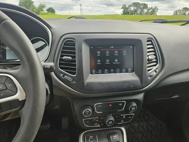 Used 2021 Blue Jeep Latitude image 16