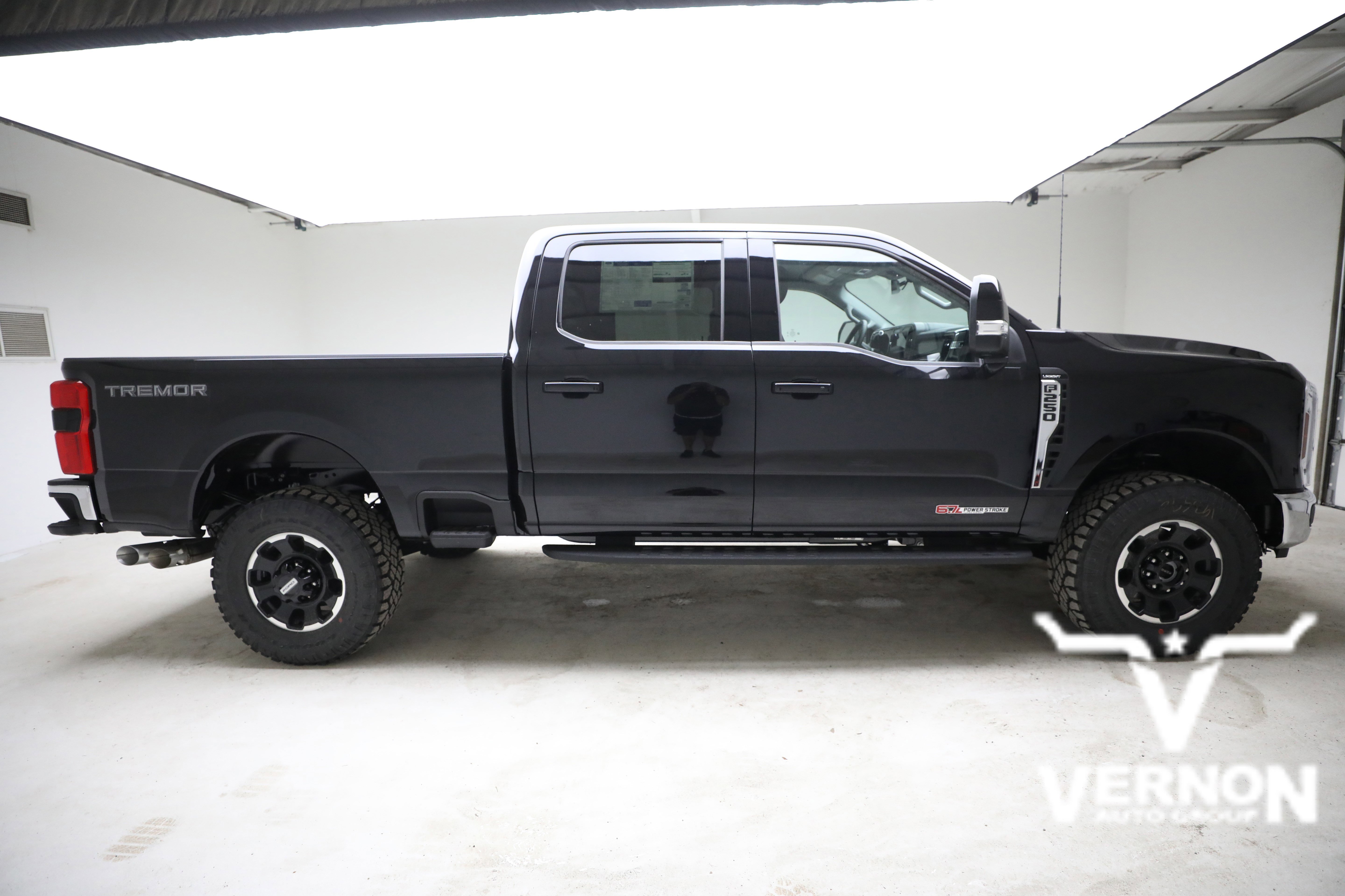 New 2026 Agate Black Metallic Ford  image 6