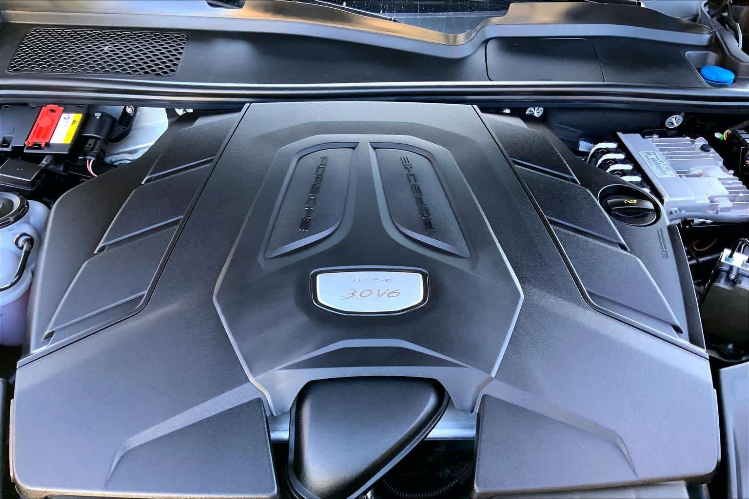 Used 2021 Quartzite Grey Metallic Porsche  image 20