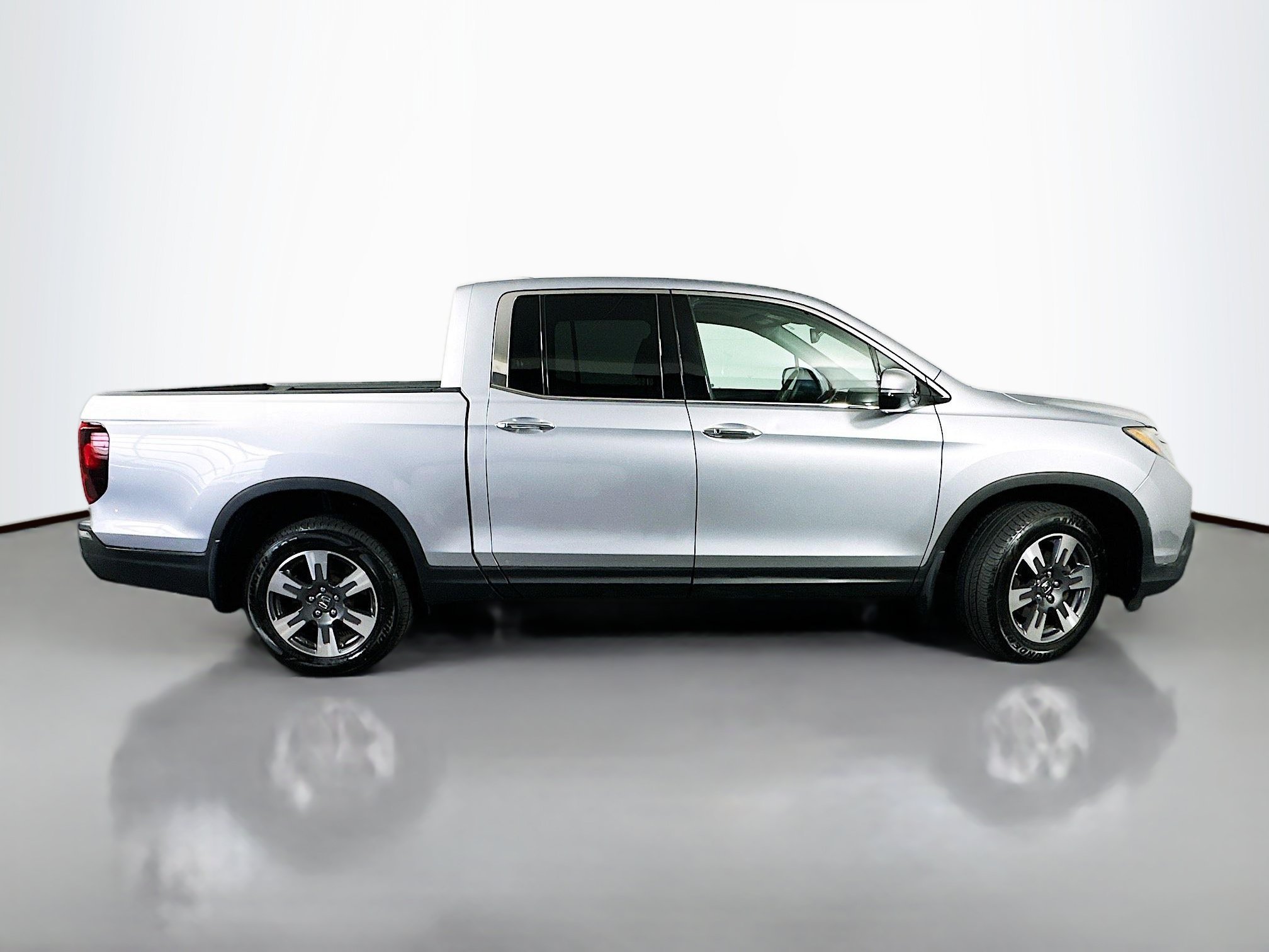 Used 2018 Lunar Silver Metallic Honda RTL-E image 9