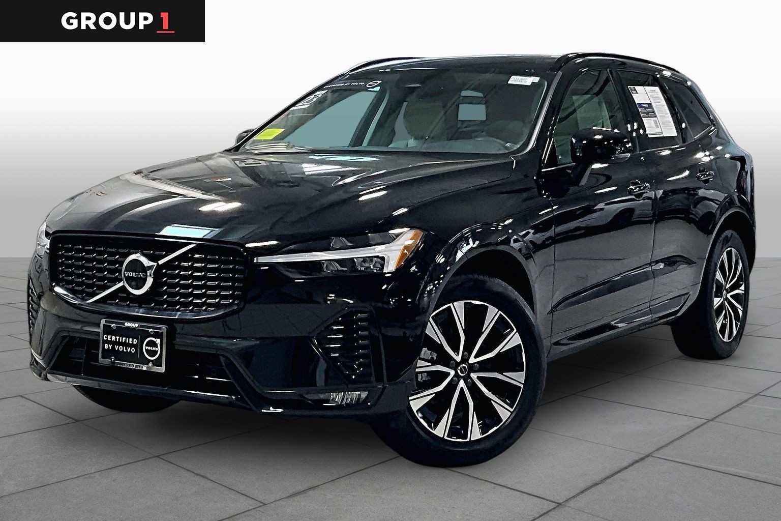 2023 Volvo XC60 B5 Plus Dark Theme AWD's photo