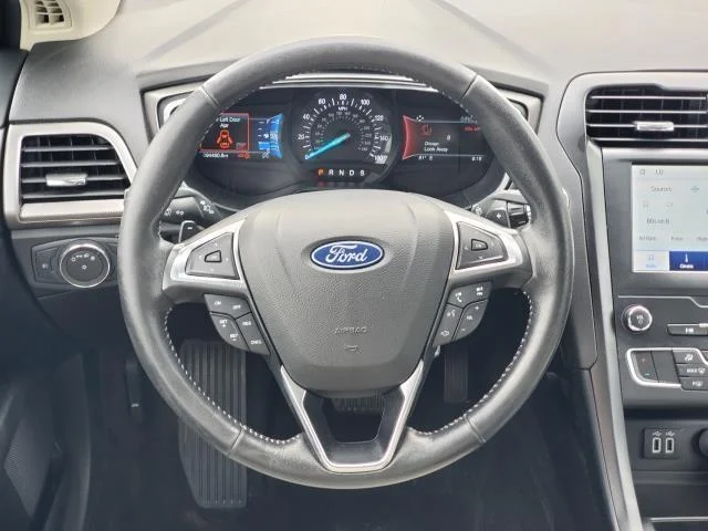 Used 2019 Blue Metallic Ford SE image 22