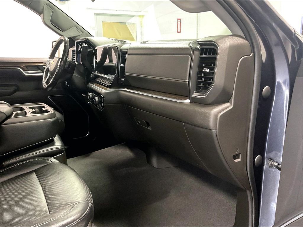 Used 2022 Gray Chevrolet LT image 13