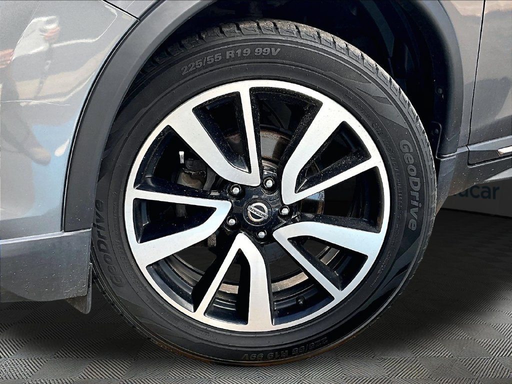 Used 2020 Gray Nissan SL image 30