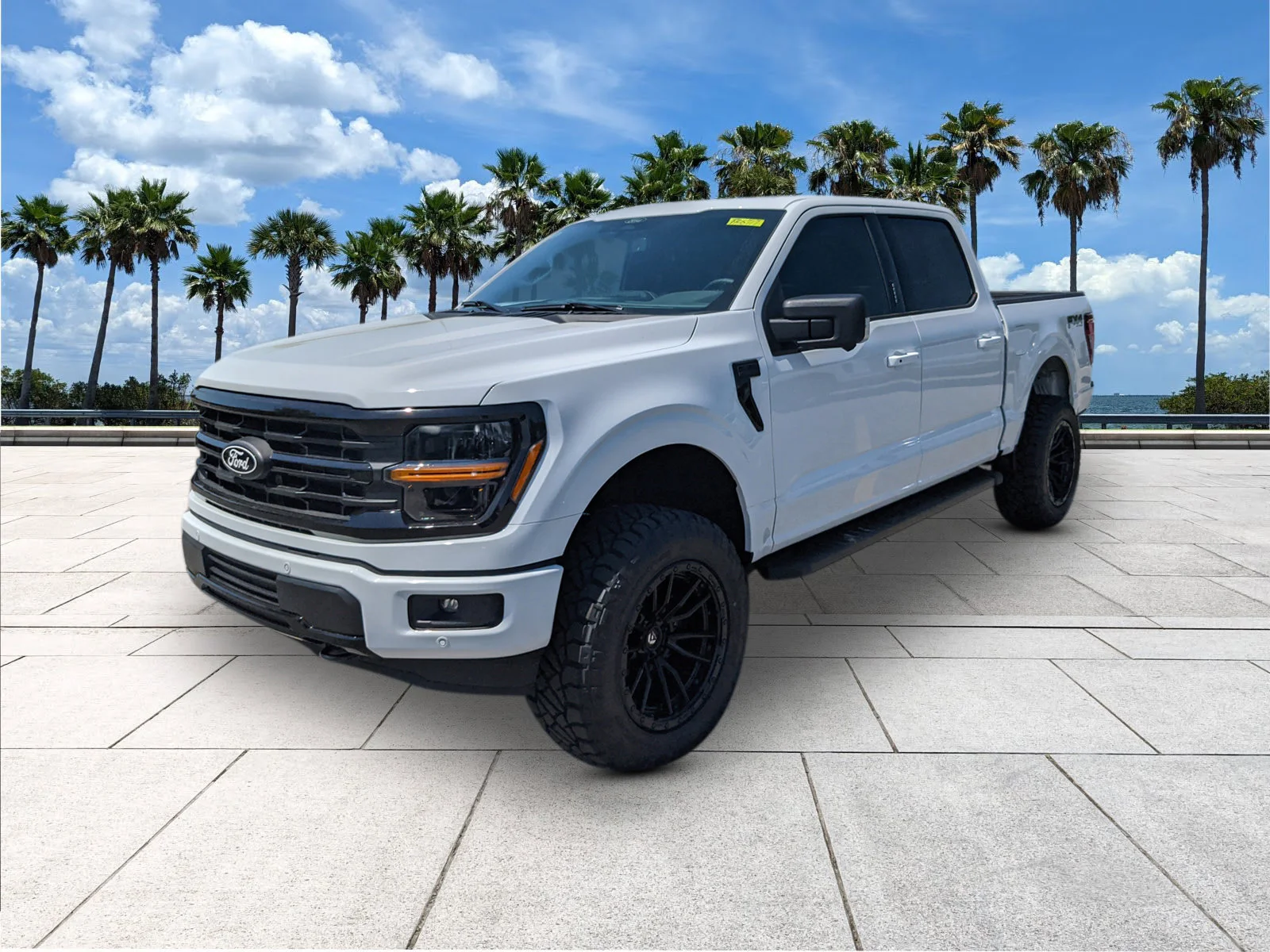 New 2026 Oxford White Ford XLT image 3
