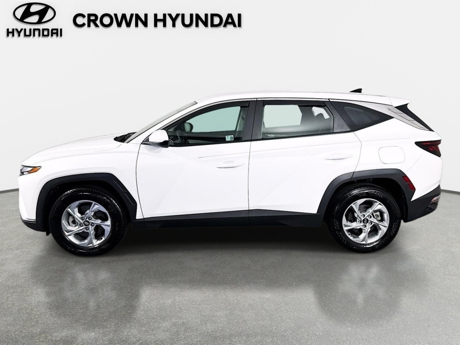 Used 2024 White Pearl Hyundai SE image 8