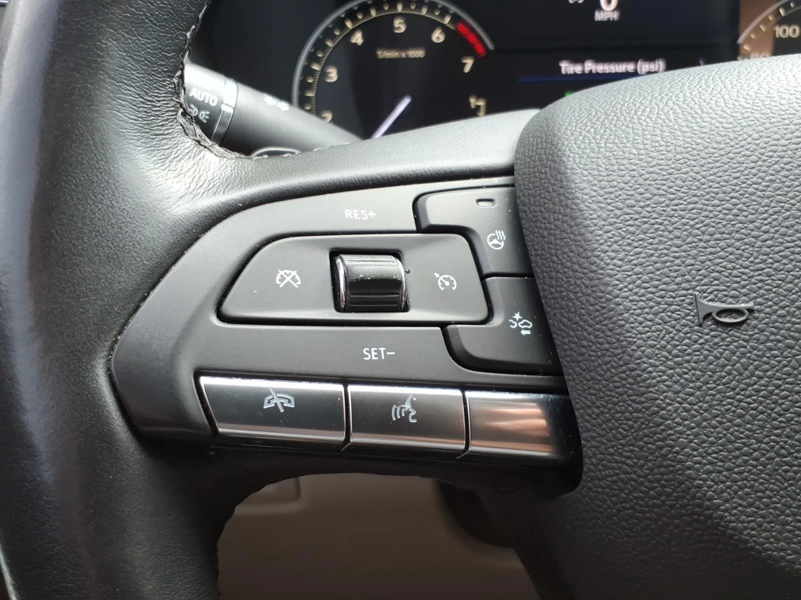 Used 2023 Crystal White Tricoat Cadillac AWD Luxury image 14