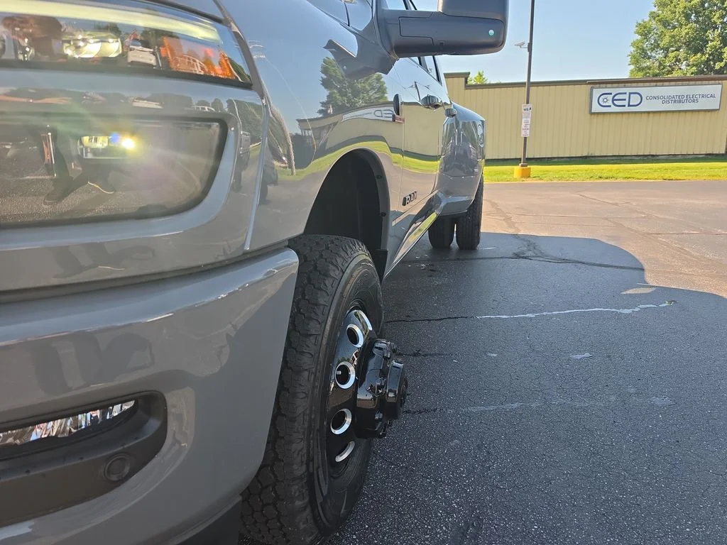 New 2026 Ceramic Gray Clear-Coat Exterior Paint RAM Laramie image 49