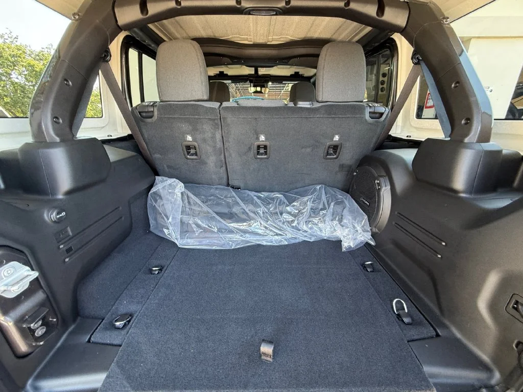 New 2025 Gray Jeep Sahara image 9