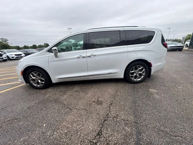 Used 2018 White Chrysler Limited image 1