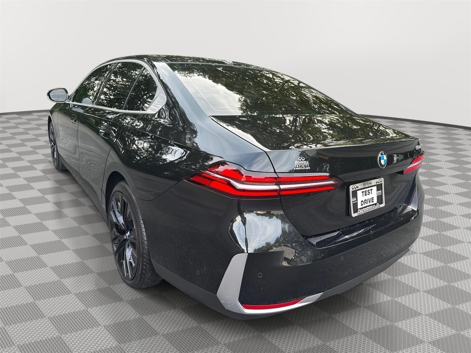 Used 2024 Black Sapphire Metallic BMW 530i image 8