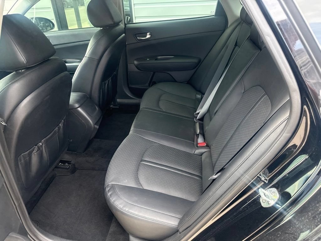 Used 2020 Ebony Black Kia SE image 14