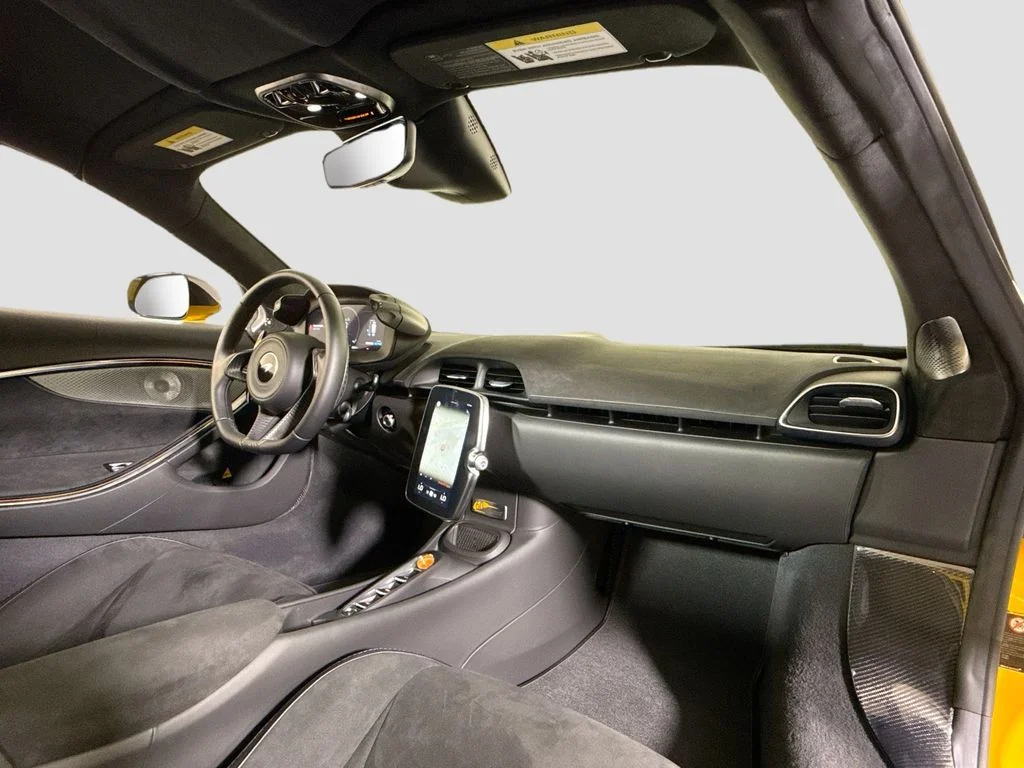 Used 2025 Volcano Yellow McLaren Performance image 15