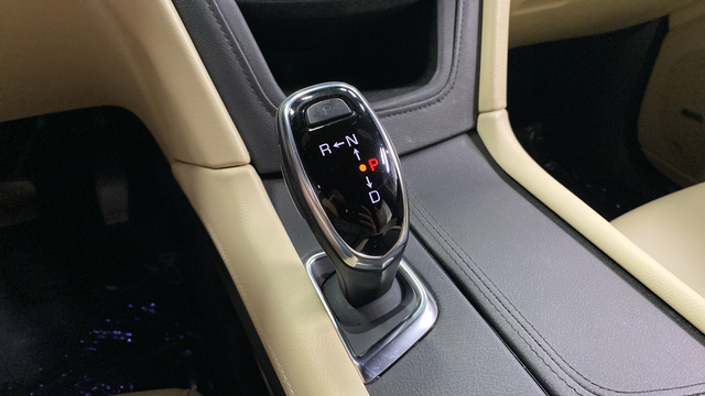 Used 2019 Stellar Black Metallic Cadillac Base image 17