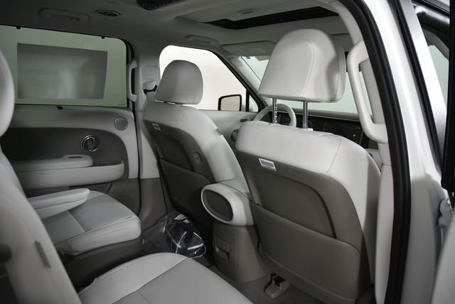 New 2026 White Hyundai SEL Premium 7P image 22