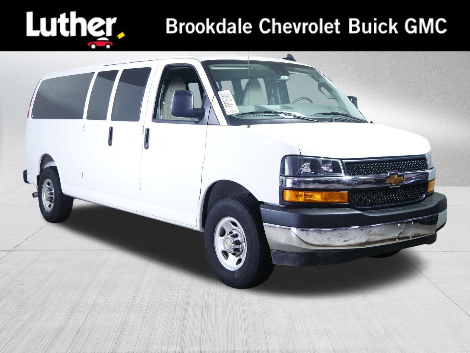 2025 Chevrolet Express 3500 LT Extended's photo