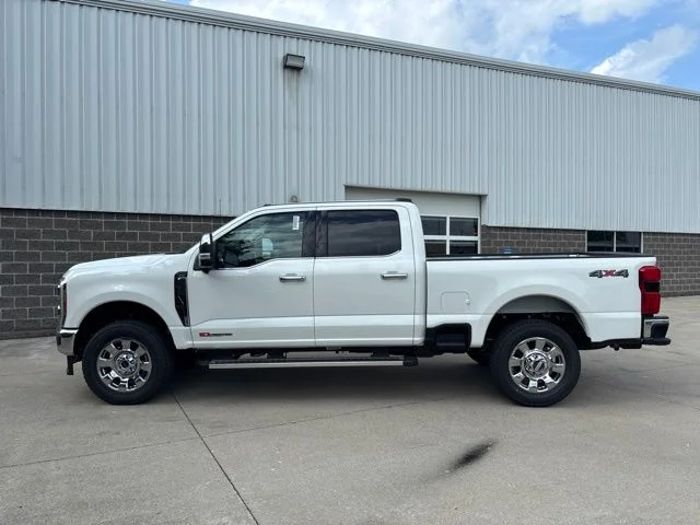 New 2026 Star White Metallic Tri-Coat Ford F-350® Lariat® image 9