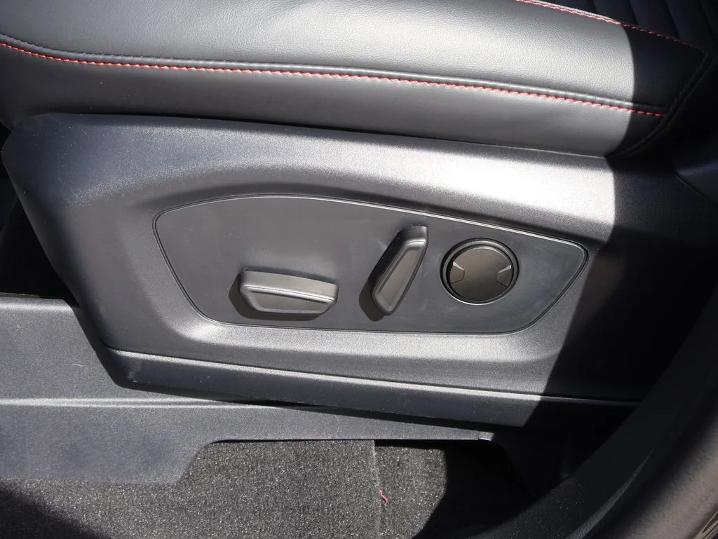 New 2026 Agate Black Metallic Ford ST-Line image 26