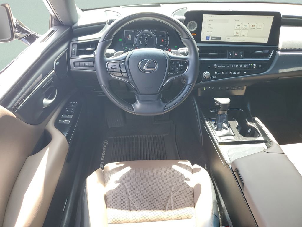 2024 Lexus ES Hybrid 300h Ultra Luxury - Photo 11