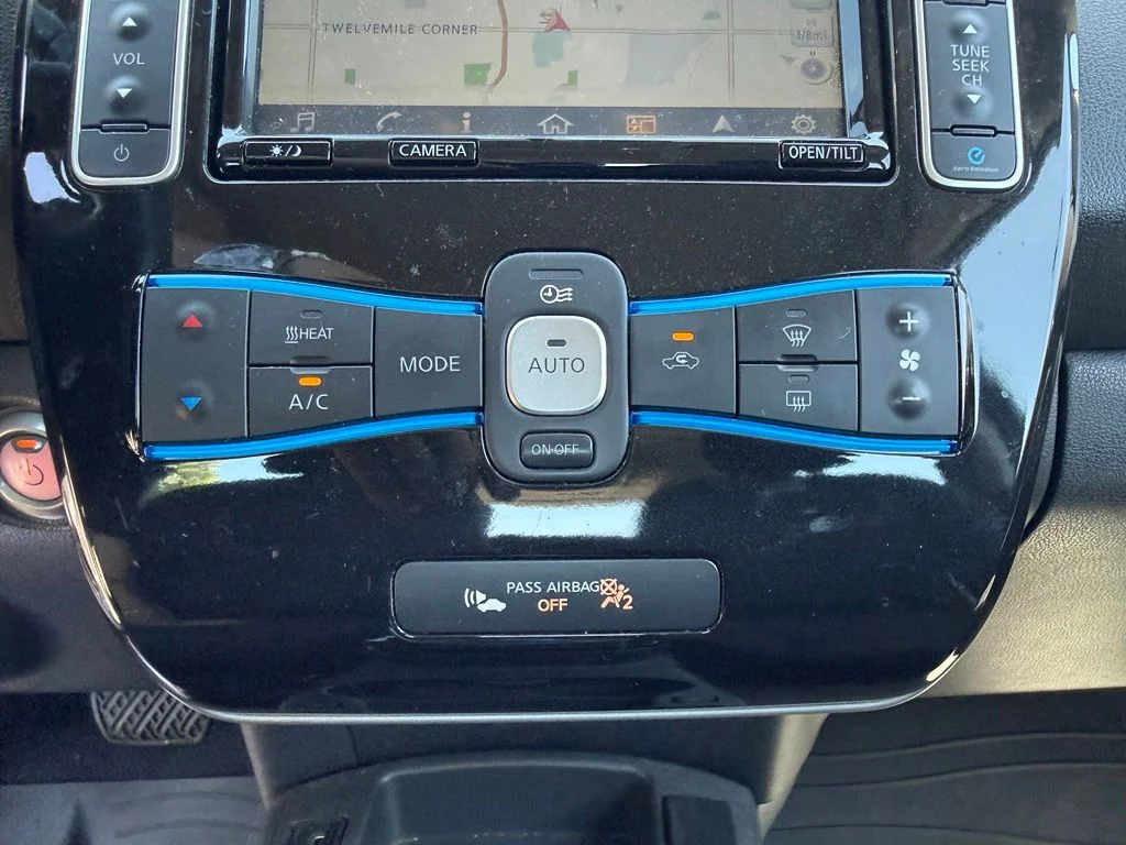 Used 2017 Brilliant Silver Nissan SV image 16