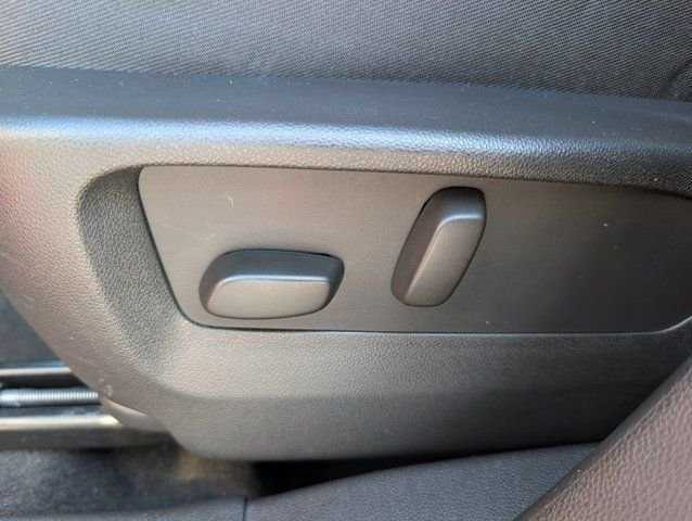 Used 2023  Buick Essence image 16