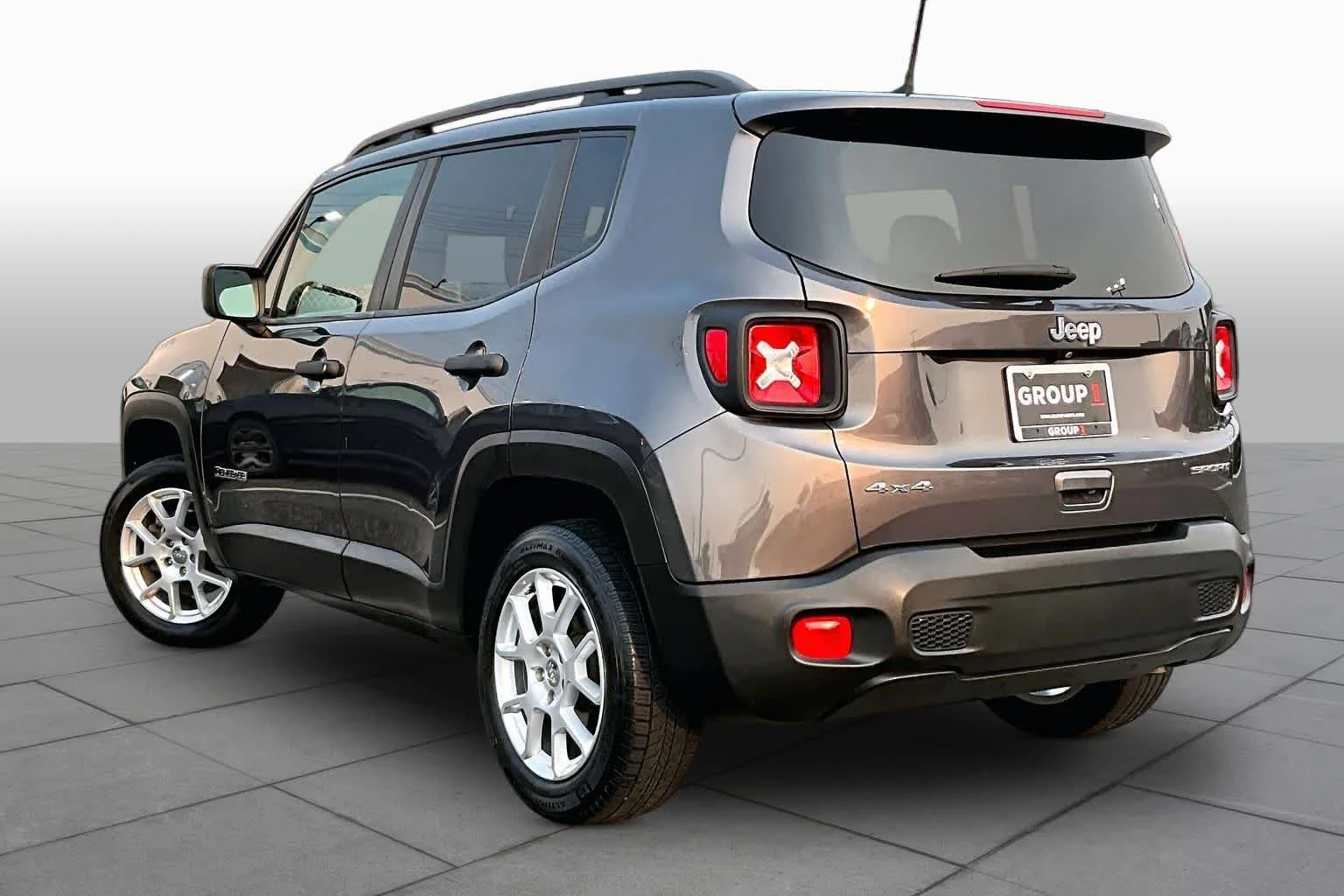 Used 2020 Granite Crystal Metallic Clearcoat Jeep Sport image 12