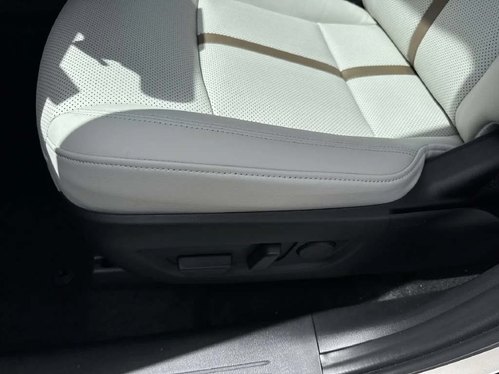 New 2026 Platinum Quartz Mazda 3.3 Turbo S Premium image 40