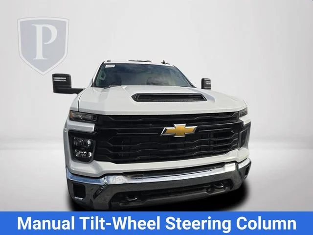 New 2025 Summit White Chevrolet WT image 13