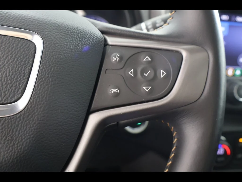 Used 2022 Black GMC AT4 image 23