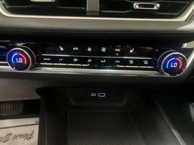 2025 Chevrolet Equinox LT - Photo 17