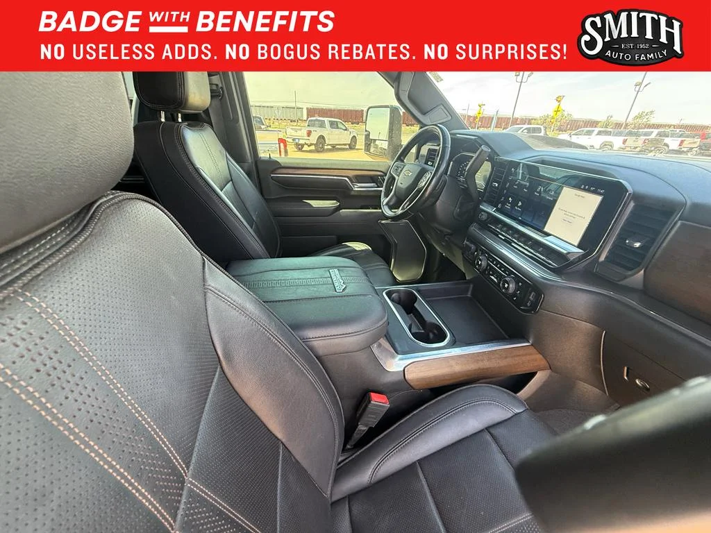 Used 2024 Iridescent Pearl Tricoat Chevrolet High Country image 10