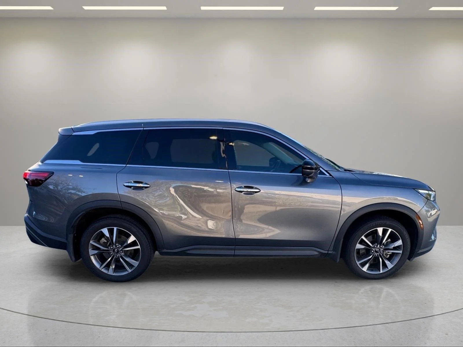 Used 2025 Graphite Shadow INFINITI LUXE image 6