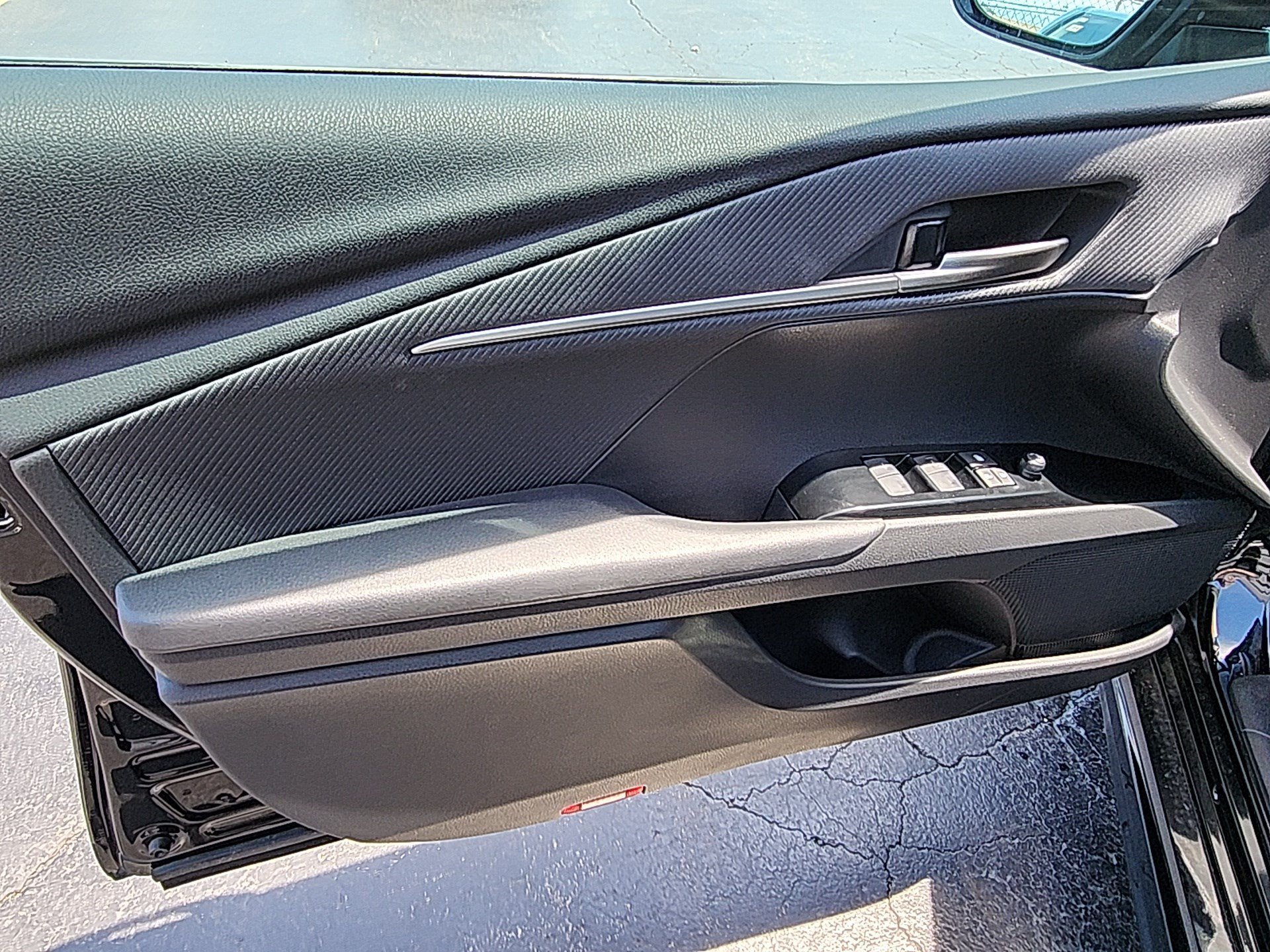 2026 Toyota Camry SE - Photo 10