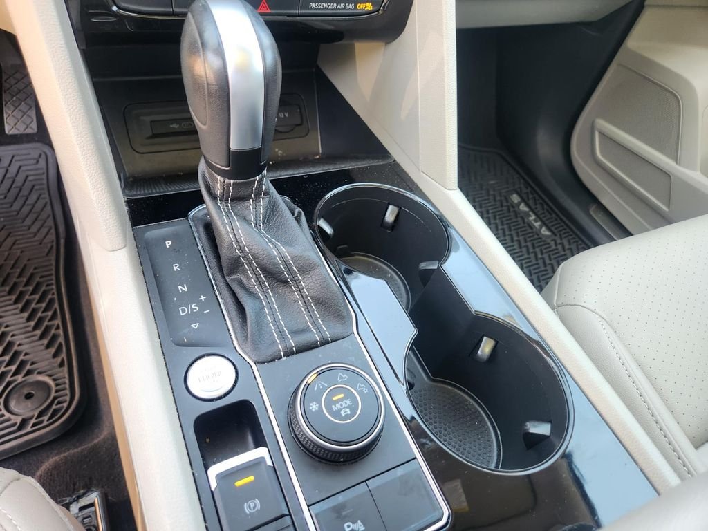 2023 Volkswagen Atlas SE w/Tech - Photo 19