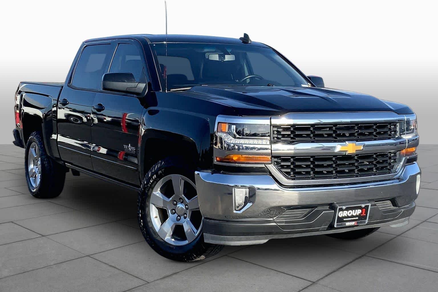 Used 2018 Black Chevrolet LT image 3