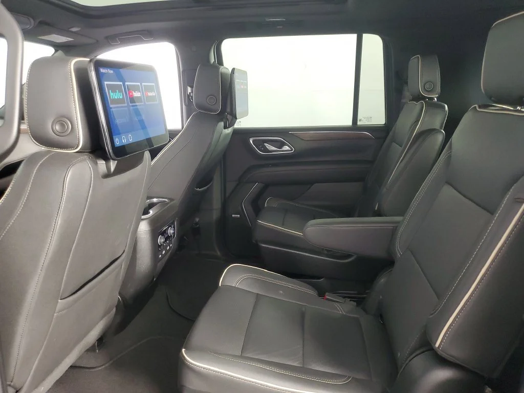 Used 2023 BLACK Chevrolet Premier image 13